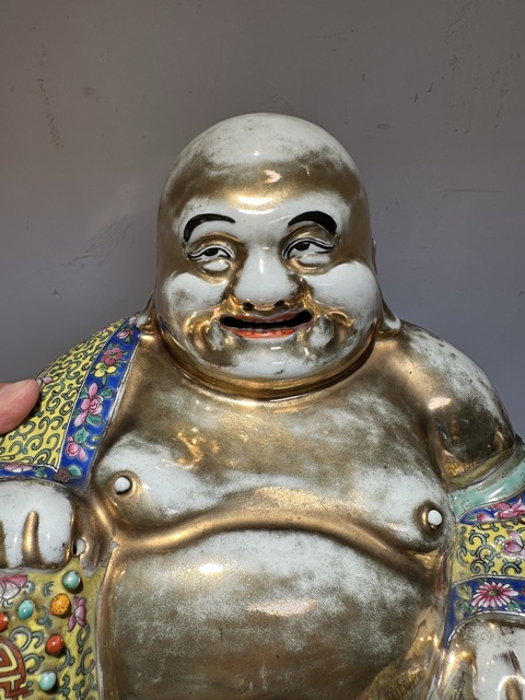 古玩陶瓷金地粉彩花卉彌勒笑佛真品鑒賞圖