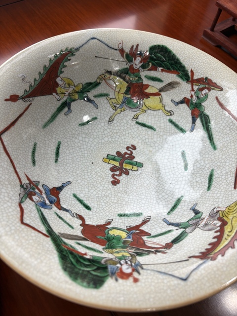 古玩陶瓷哥釉五彩刀馬人碗真品鑒賞圖