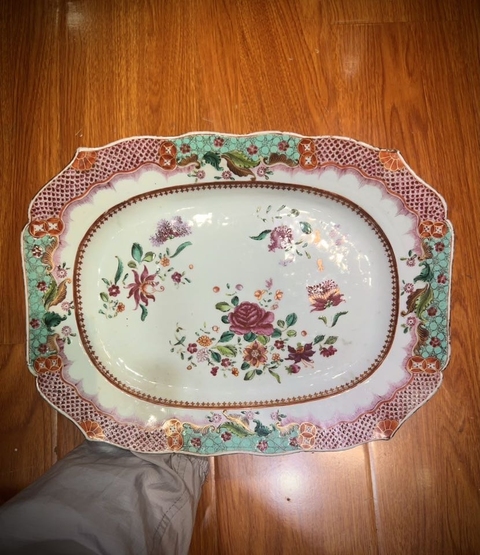 古玩陶瓷花卉紋廣彩盤真品鑒賞圖