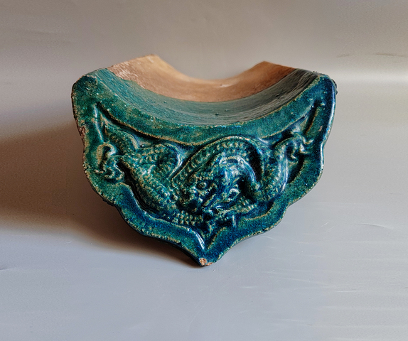 古玩陶瓷孔雀藍(lán)釉龍紋瓦當(dāng)真品鑒賞圖