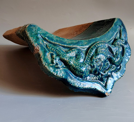 古玩陶瓷孔雀藍(lán)釉龍紋瓦當(dāng)真品鑒賞圖