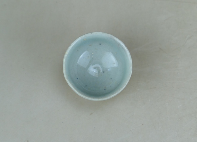 古玩陶瓷元末明初.影青釉小杯(約1368年)拍賣,當前價格1元