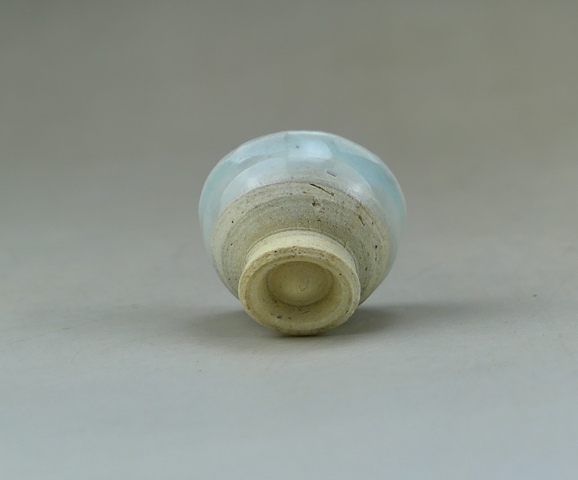 古玩陶瓷元末明初.影青釉小杯(約1368年)拍賣,當前價格1元