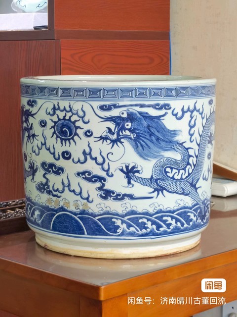 古玩陶瓷龍紋青花圈足筒式香爐真品鑒賞圖