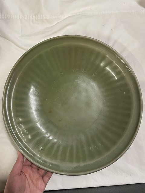 古玩陶瓷龍泉青瓷刻花盤真品鑒賞圖