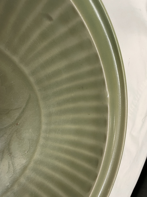 古玩陶瓷龍泉青瓷刻花盤真品鑒賞圖