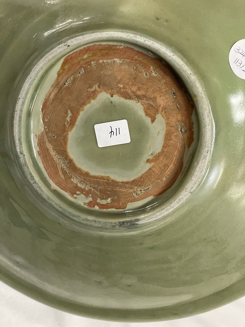 古玩陶瓷龍泉青瓷刻花盤真品鑒賞圖