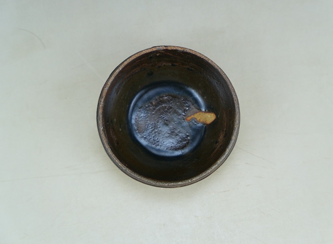 古玩陶瓷(天字款)明晚期.吉州窯系紫金釉茶盞拍賣,當前價格1元