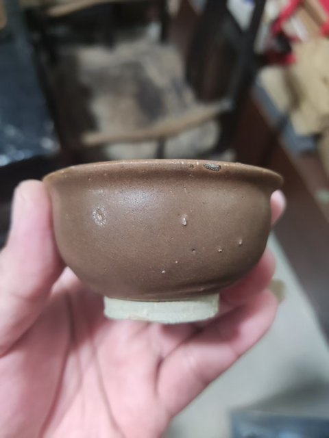 古玩陶瓷醬釉小杯真品鑒賞圖