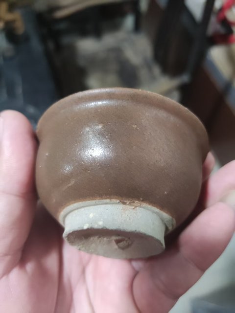古玩陶瓷醬釉小杯真品鑒賞圖