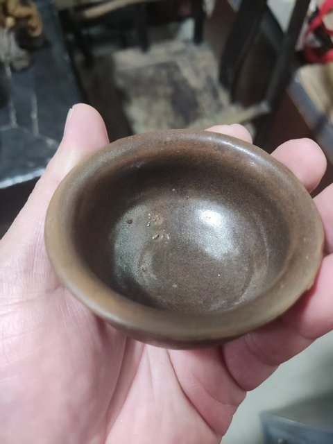 古玩陶瓷醬釉小杯真品鑒賞圖
