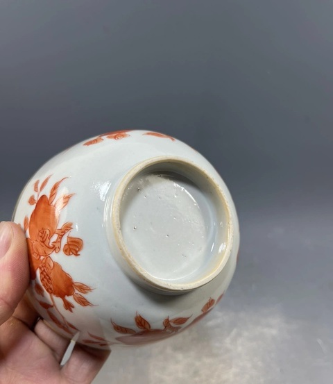 古玩陶瓷礬紅三多紋墩式碗真品鑒賞圖