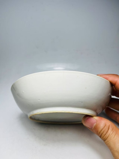 古玩陶瓷樓臺亭閣山水紋青花盤真品鑒賞圖