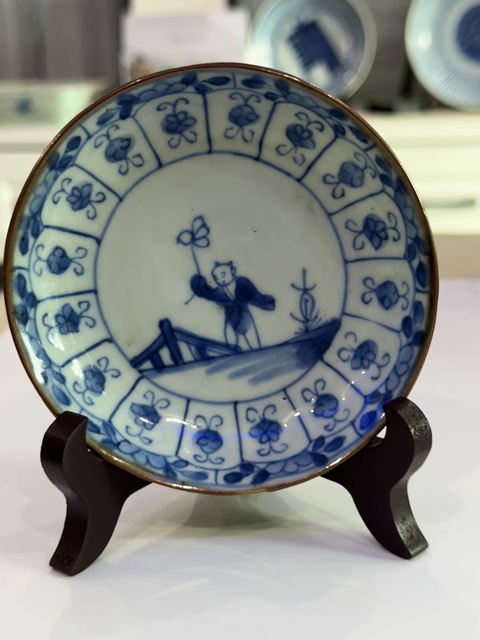 古玩陶瓷康熙青花執(zhí)蓮?fù)尤宋飯D花口盤(pán)拍賣(mài),當(dāng)前價(jià)格1488元