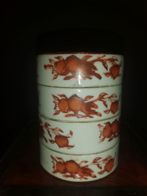 古玩陶瓷福壽三多紋礬紅疊盒真品鑒賞圖