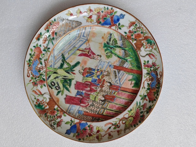 古玩陶瓷晚清廣彩盤真品鑒賞圖