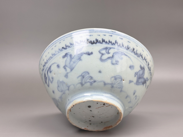 古玩陶瓷明中期·青花江崖海水飛馬紋碗拍賣，當前價格558元