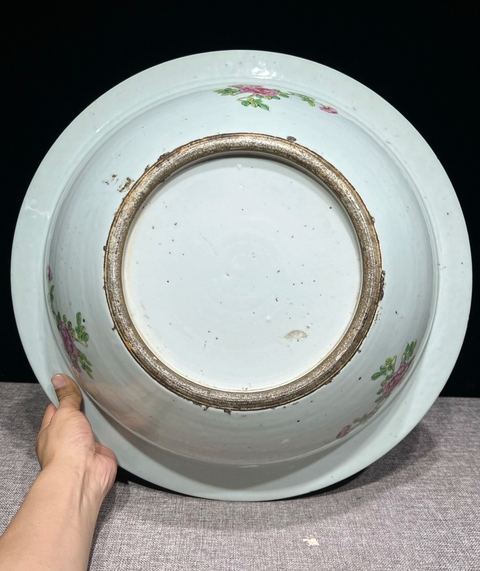 古玩陶瓷人物花鳥蝶紋廣彩凈手盆真品鑒賞圖