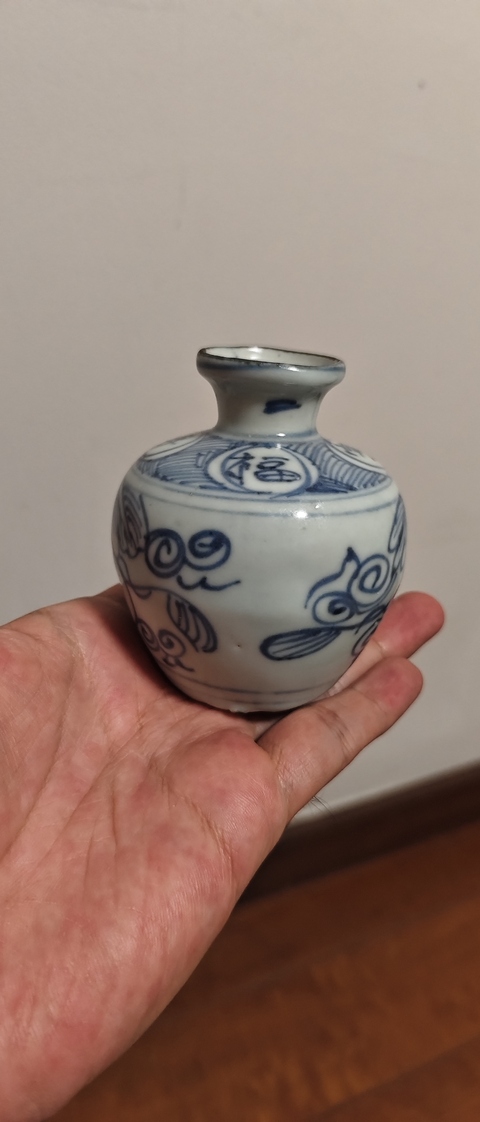 古玩陶瓷青花花卉紋罐真品鑒賞圖