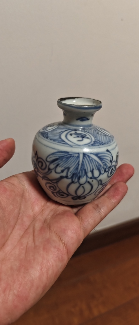 古玩陶瓷青花花卉紋罐真品鑒賞圖