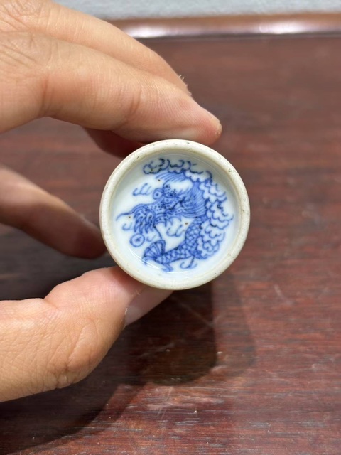 古玩陶瓷鼻煙壺真品鑒賞圖