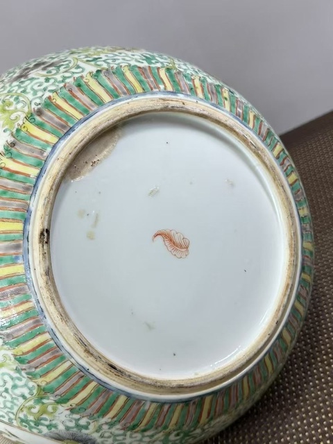 古玩陶瓷五彩人物故事天球瓶,模糊,偏老真品鑒賞圖