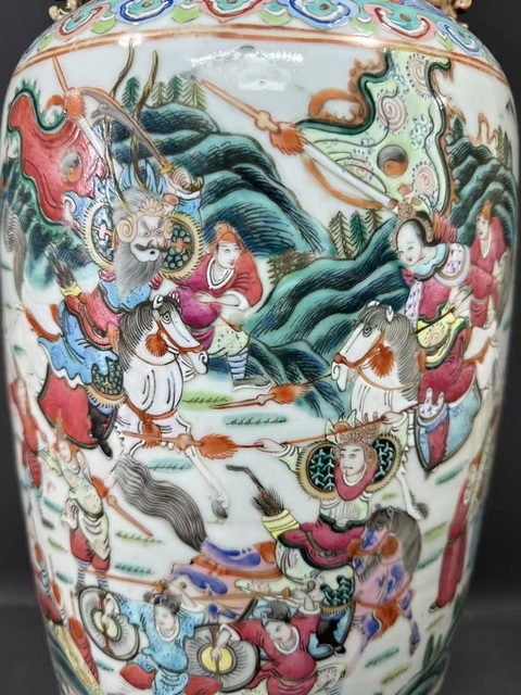 古玩陶瓷粉彩刀馬人物盤(pán)口瓶真品鑒賞圖