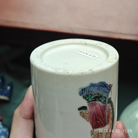 古玩陶瓷無雙譜粉彩筆筒真品鑒賞圖