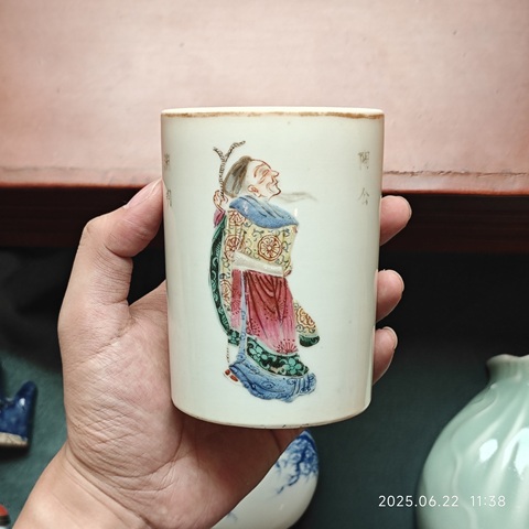 古玩陶瓷無雙譜粉彩筆筒真品鑒賞圖