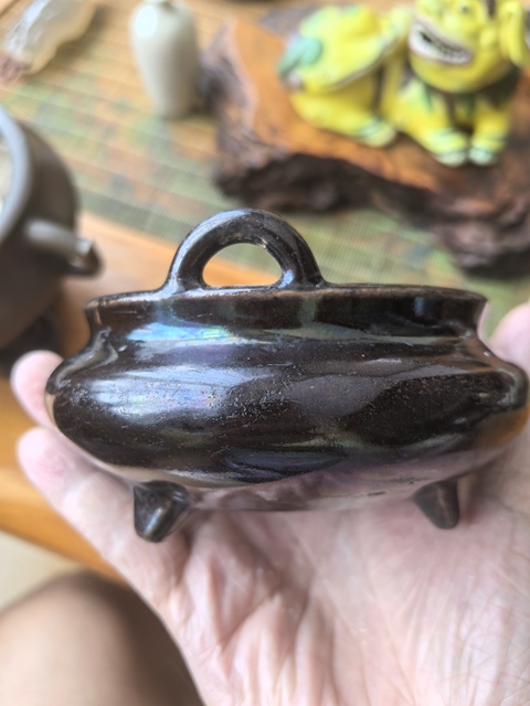 古玩陶瓷黑釉三足沖天耳香爐真品鑒賞圖