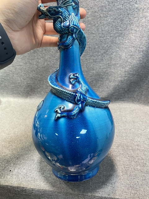 古玩陶瓷孔雀藍釉盤螭龍紋瓶真品鑒賞圖