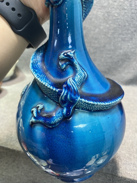 古玩陶瓷孔雀藍釉盤螭龍紋瓶真品鑒賞圖