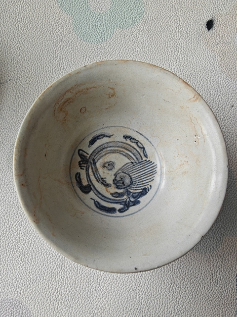 古玩陶瓷青花花卉紋碗真品鑒賞圖