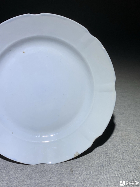 古玩陶瓷花口盤真品鑒賞圖