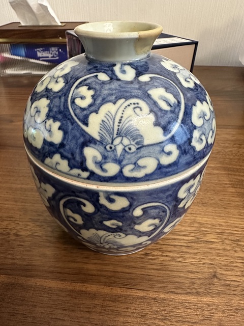 古玩陶瓷青花云蝠紋蓋缸真品鑒賞圖