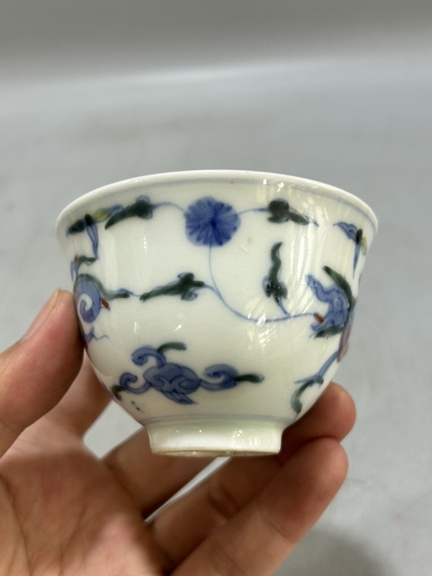 古玩陶瓷斗彩龍紋杯真品鑒賞圖