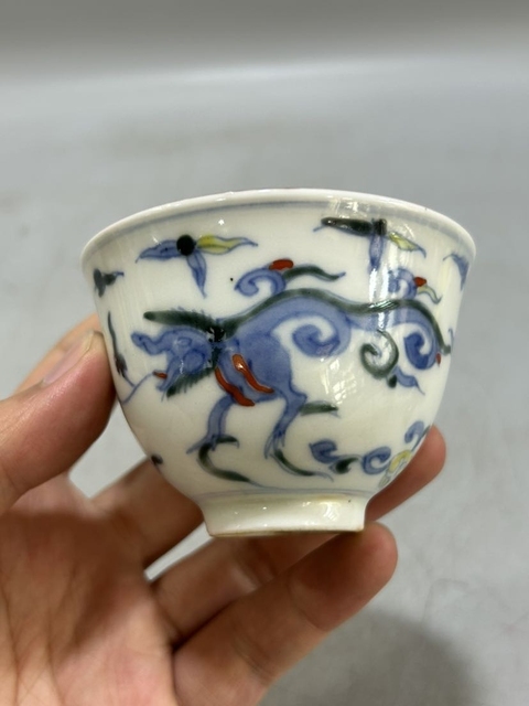 古玩陶瓷斗彩龍紋杯真品鑒賞圖