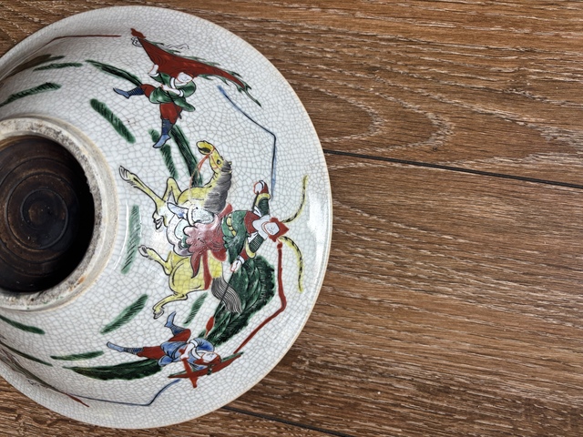 古玩陶瓷哥釉五彩刀馬人物碗真品鑒賞圖