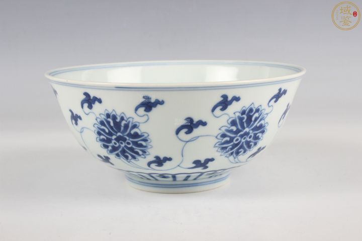 古玩陶瓷青花纏枝蓮紋碗真品鑒賞圖