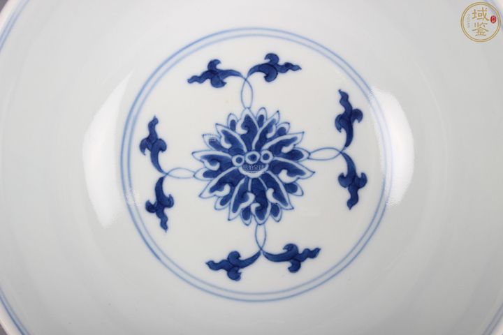古玩陶瓷青花纏枝蓮紋碗真品鑒賞圖