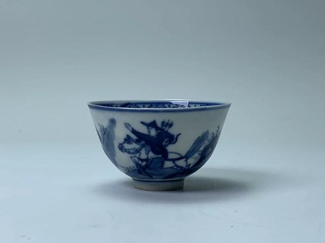 古玩陶瓷清晚期·青花狩獵圖紋杯拍賣,當前價格155元