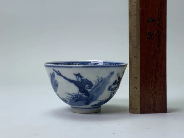 古玩陶瓷清晚期·青花狩獵圖紋杯拍賣,當前價格155元