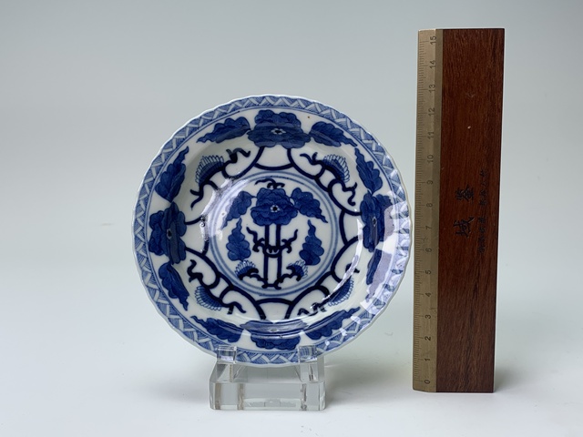 古玩陶瓷清晚期·青花花卉紋盤拍賣,當前價格108元