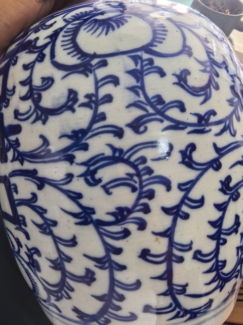 古玩陶瓷纏枝花囍字紋罐真品鑒賞圖