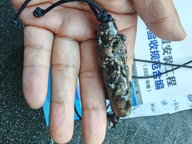 古玩玉器仿古做舊玉勒子真品鑒賞圖