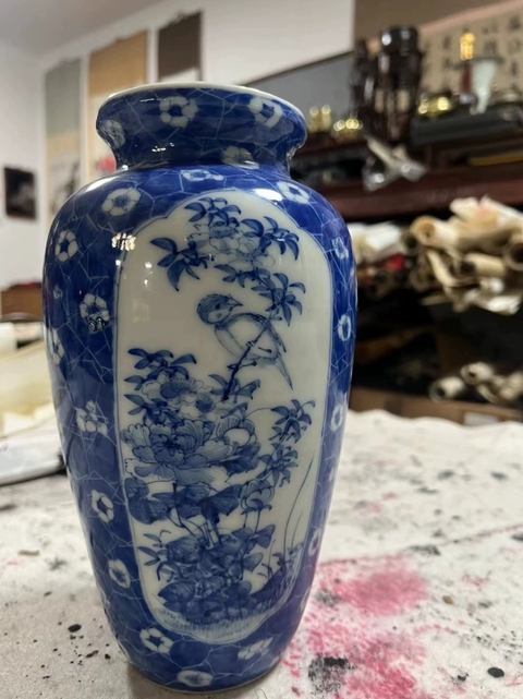 古玩陶瓷青花開光花鳥紋罐真品鑒賞圖