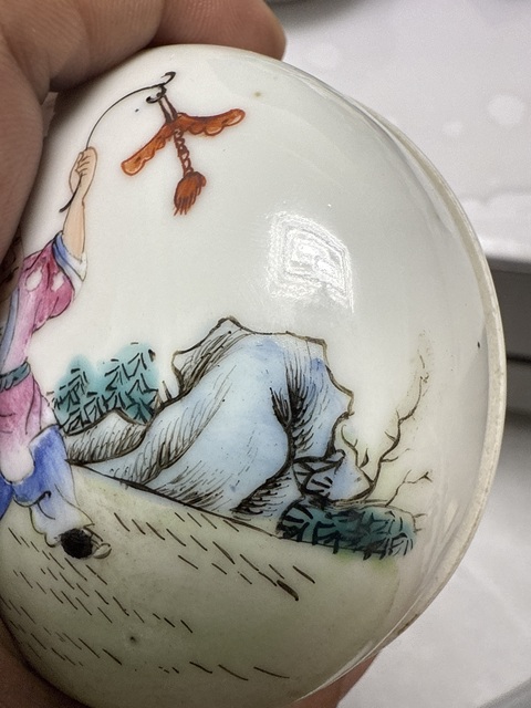 古玩陶瓷粉彩嬰戲圖蓋盒真品鑒賞圖