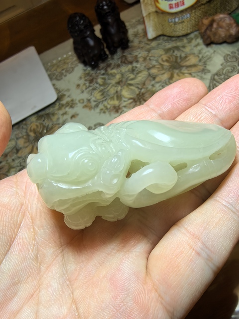 古玩玉器和田玉雕“瑞獸”把件真品鑒賞圖