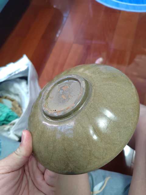 古玩陶瓷龍泉窯青釉盤真品鑒賞圖