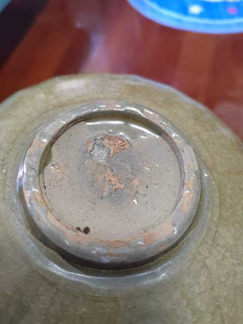 古玩陶瓷龍泉窯青釉盤真品鑒賞圖